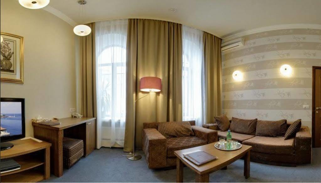 Four Rooms Mini-Hotel Харьков Экстерьер фото