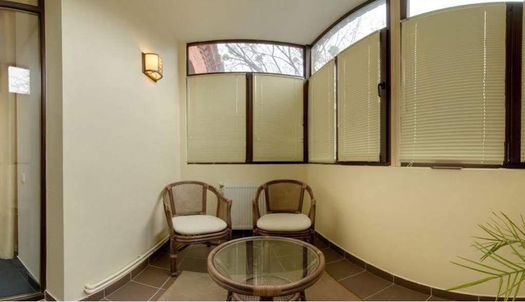Four Rooms Mini-Hotel Харьков Экстерьер фото
